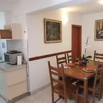 Апартаменты 5222-1 For 3 Pers In *