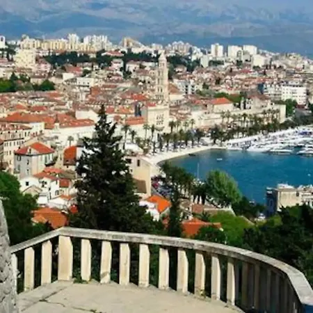 Apartamento 5222-1 For 3 Pers In *